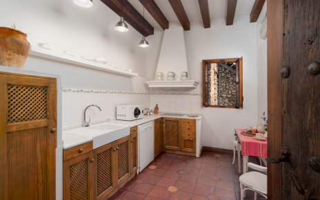 There are 2 kitchens plus a kitchenette, this is on ground floor